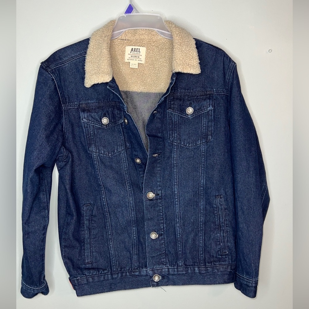 T.K. Axel Sherpa Collar Denim Trucker Jean Jacket Size Medium.